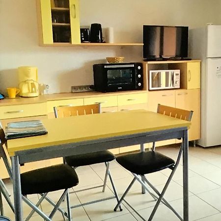 Appart De Vacances Saint-Pierre-la-Mer  エクステリア 写真
